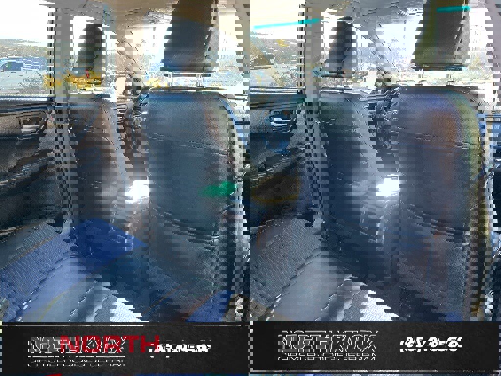 Used 2016 Toyota Camry SE image 25