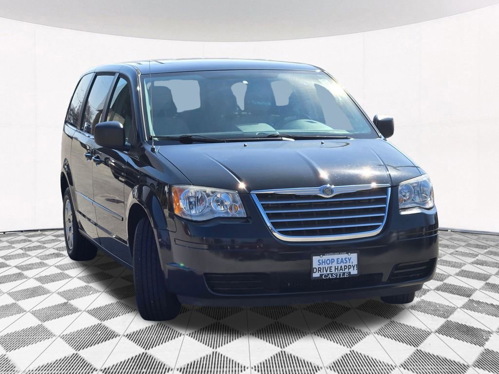 Used 2009 Chrysler Town & Country LX image 7
