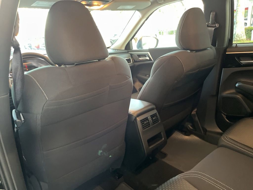 Used 2024 Mitsubishi Outlander ES image 26