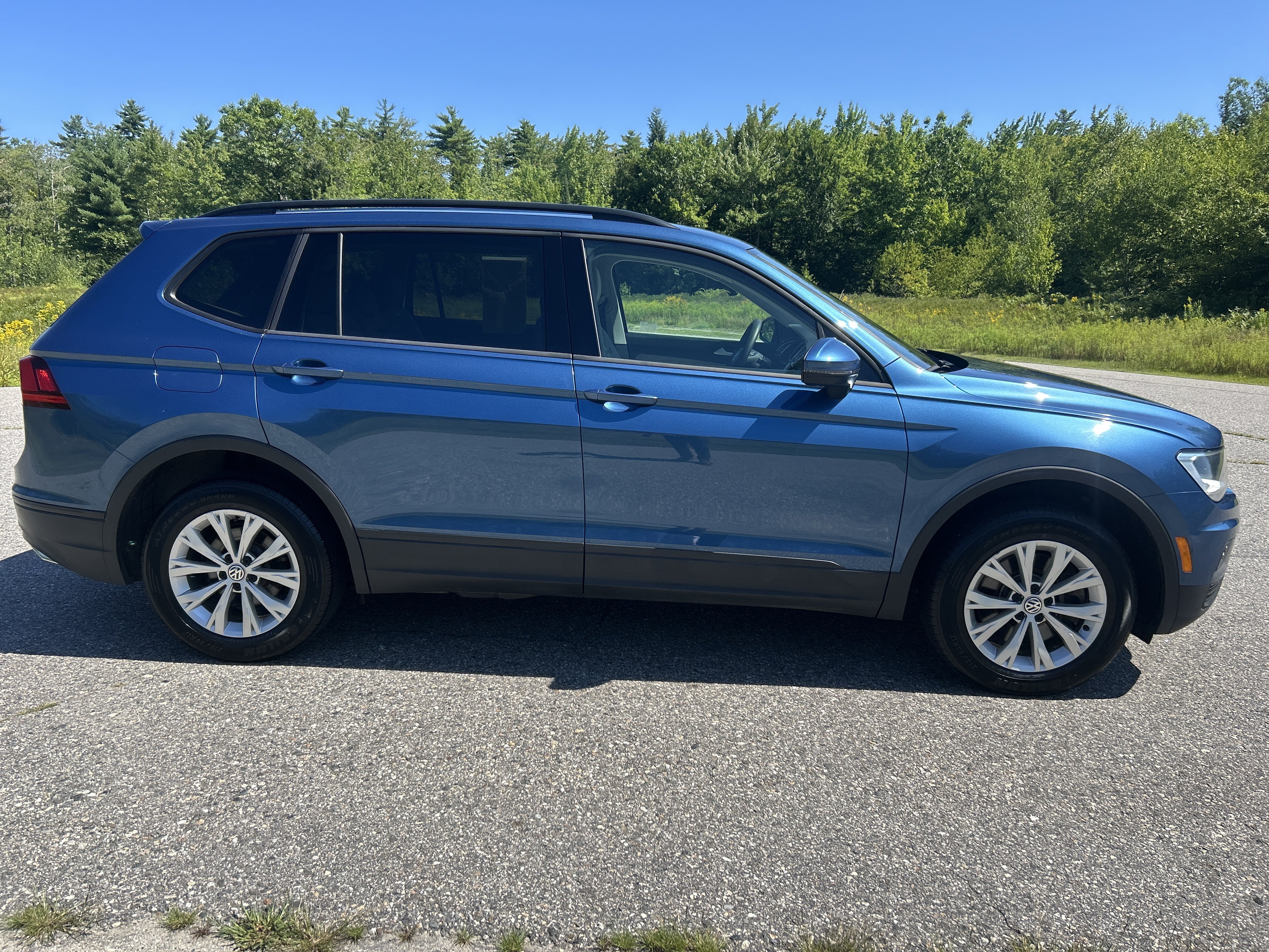 Used 2019 Volkswagen Tiguan S w/ Driver Assistance Package AWD/4WD image 4