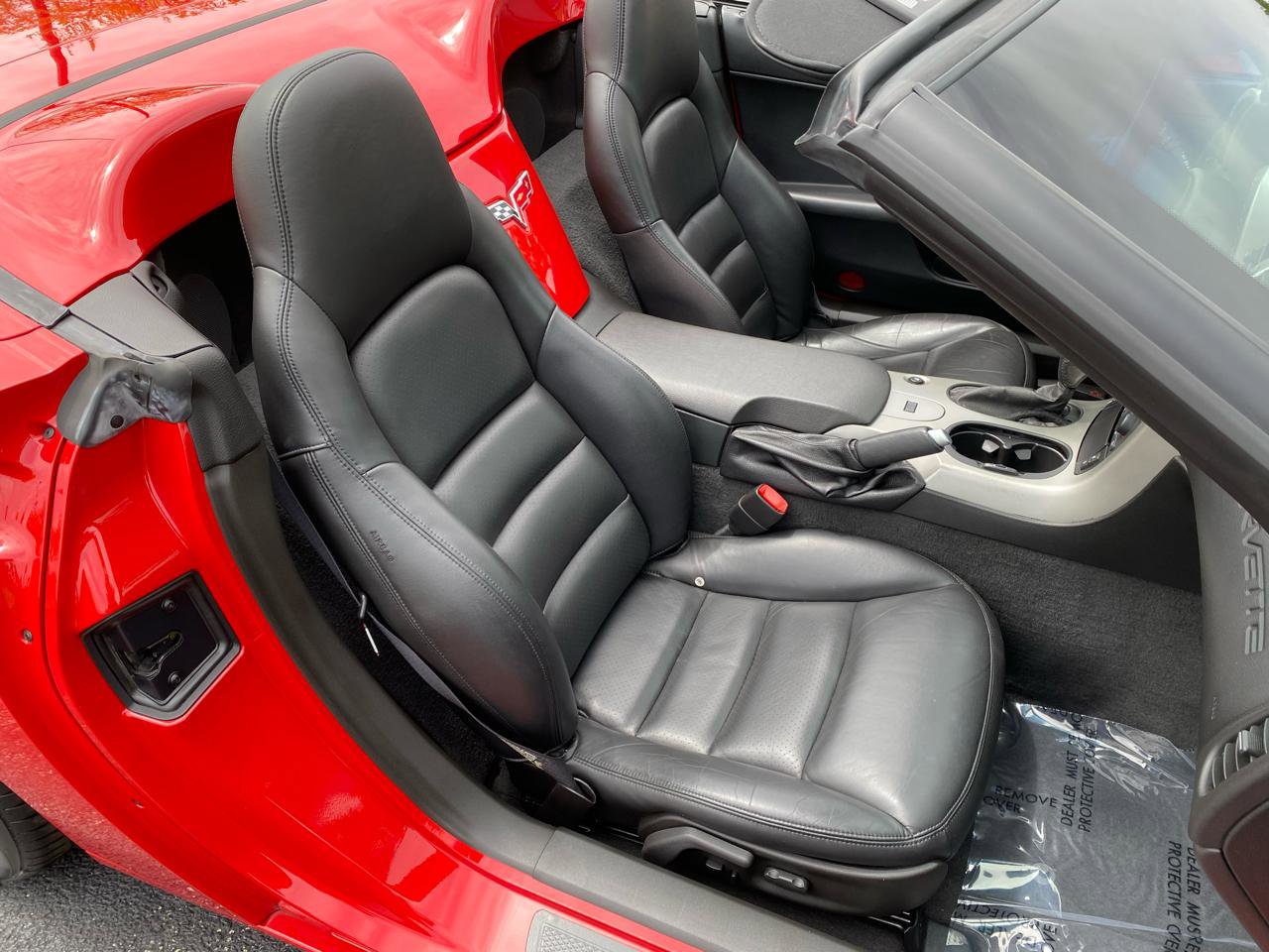 Used 2005 Chevrolet Corvette Convertible w/ Preferred Equipment Group RWD image 25