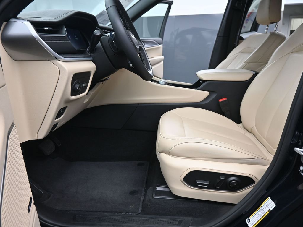 Used 2024 Jeep Grand Cherokee L Limited w/ Trailer Tow Package image 10