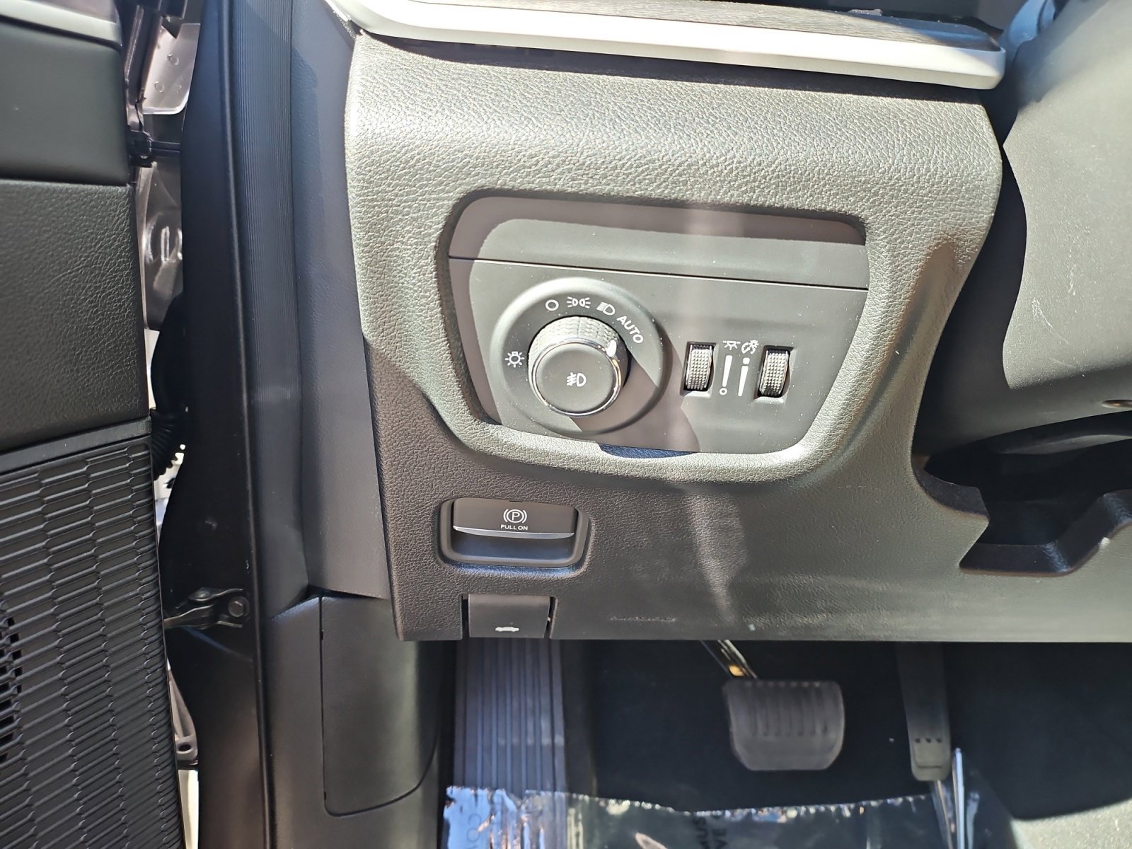 Used 2024 Jeep Grand Cherokee L Limited w/ Trailer Tow Package AWD/4WD image 34