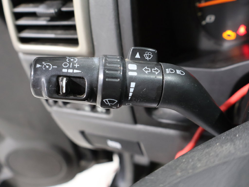 Used 2005 Chevrolet Colorado LS AWD/4WD image 25