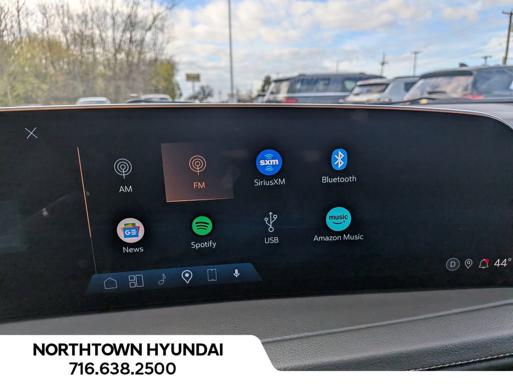 Used 2025 Cadillac XT4 Premium Luxury image 25