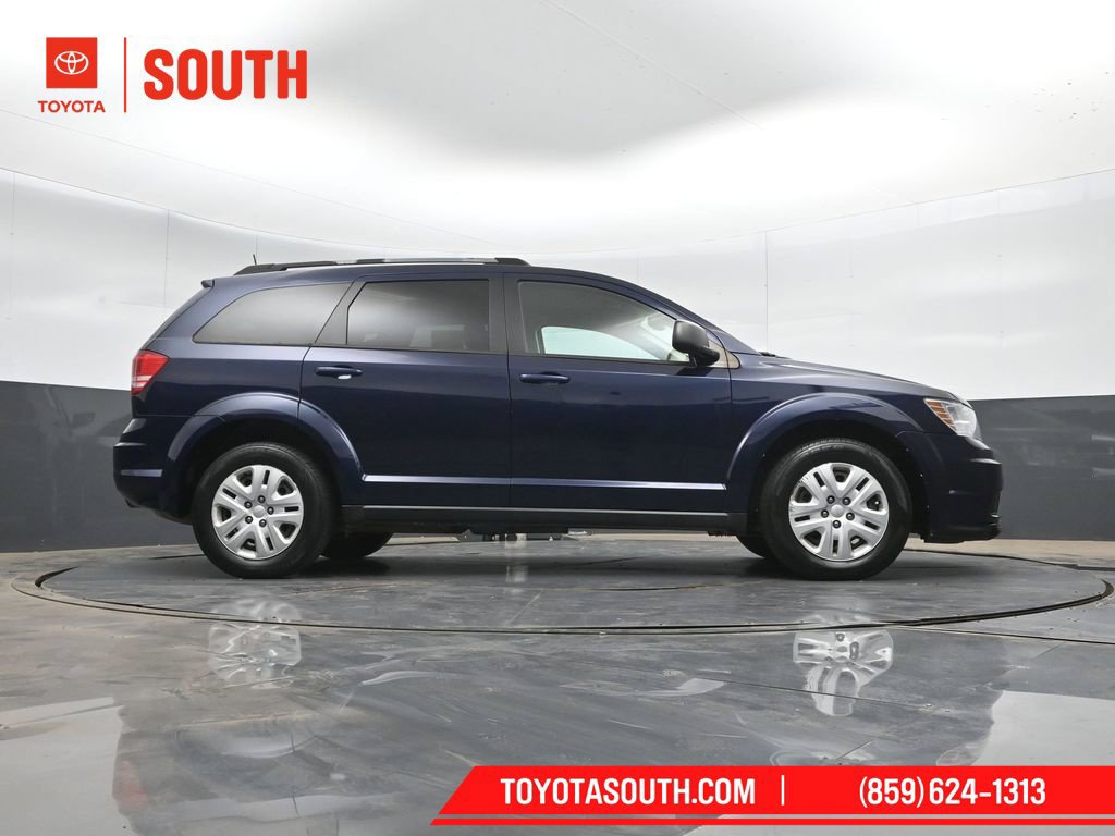 Used 2018 Dodge Journey SE w/ Connectivity Group FWD image 39