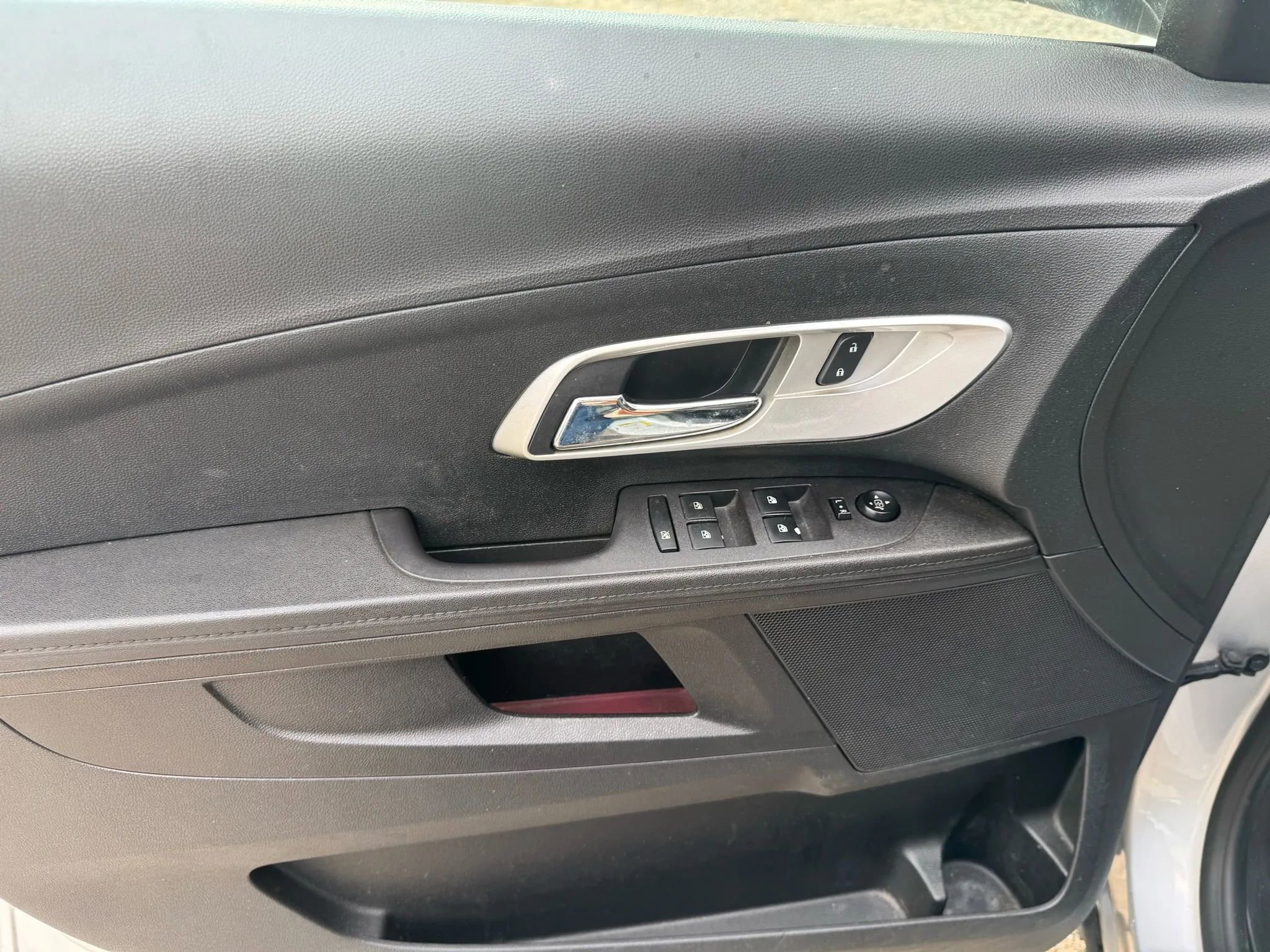 Used 2017 Chevrolet Equinox LS image 9