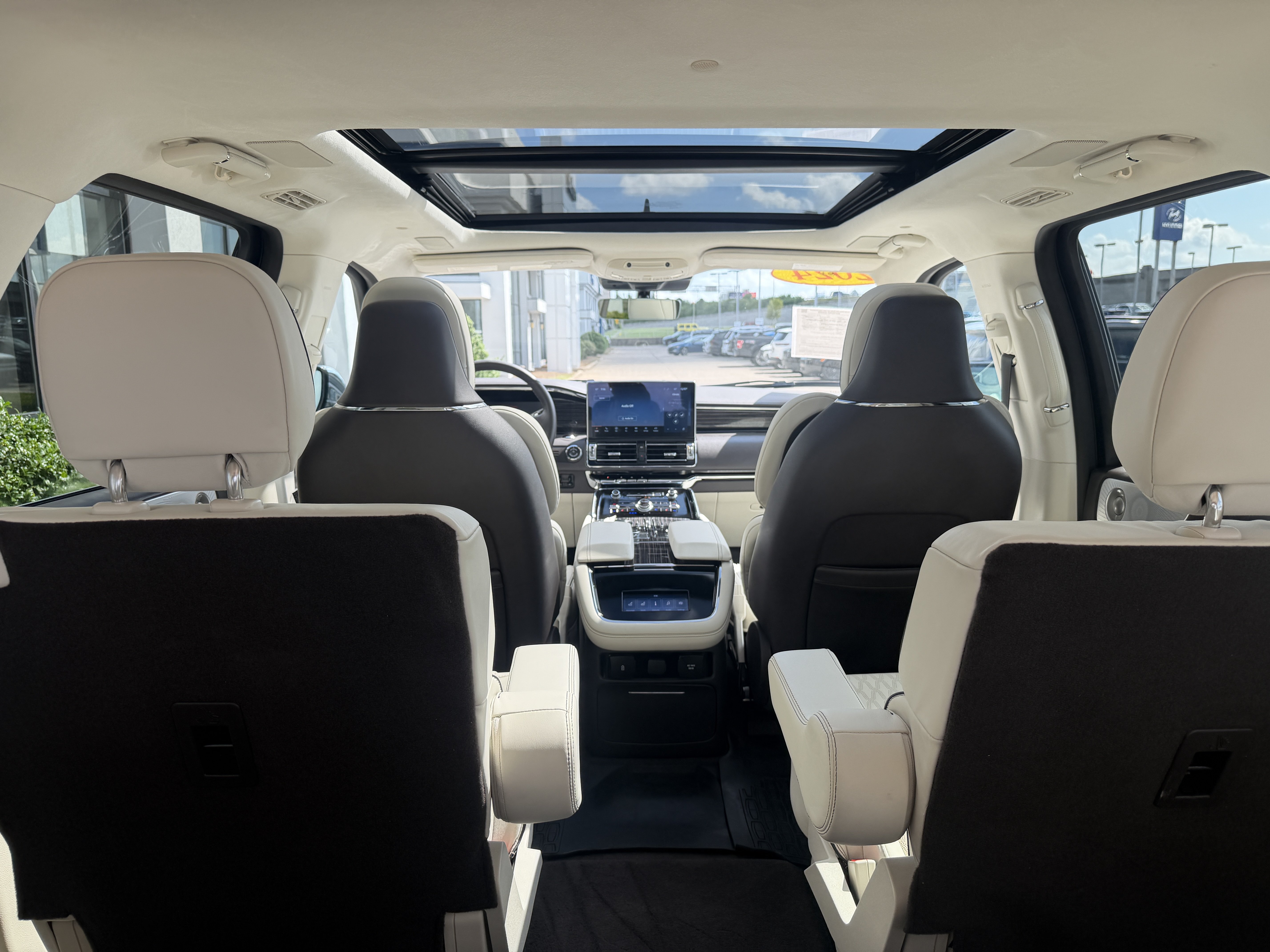 Used 2024 Lincoln Navigator L Black Label AWD/4WD image 12