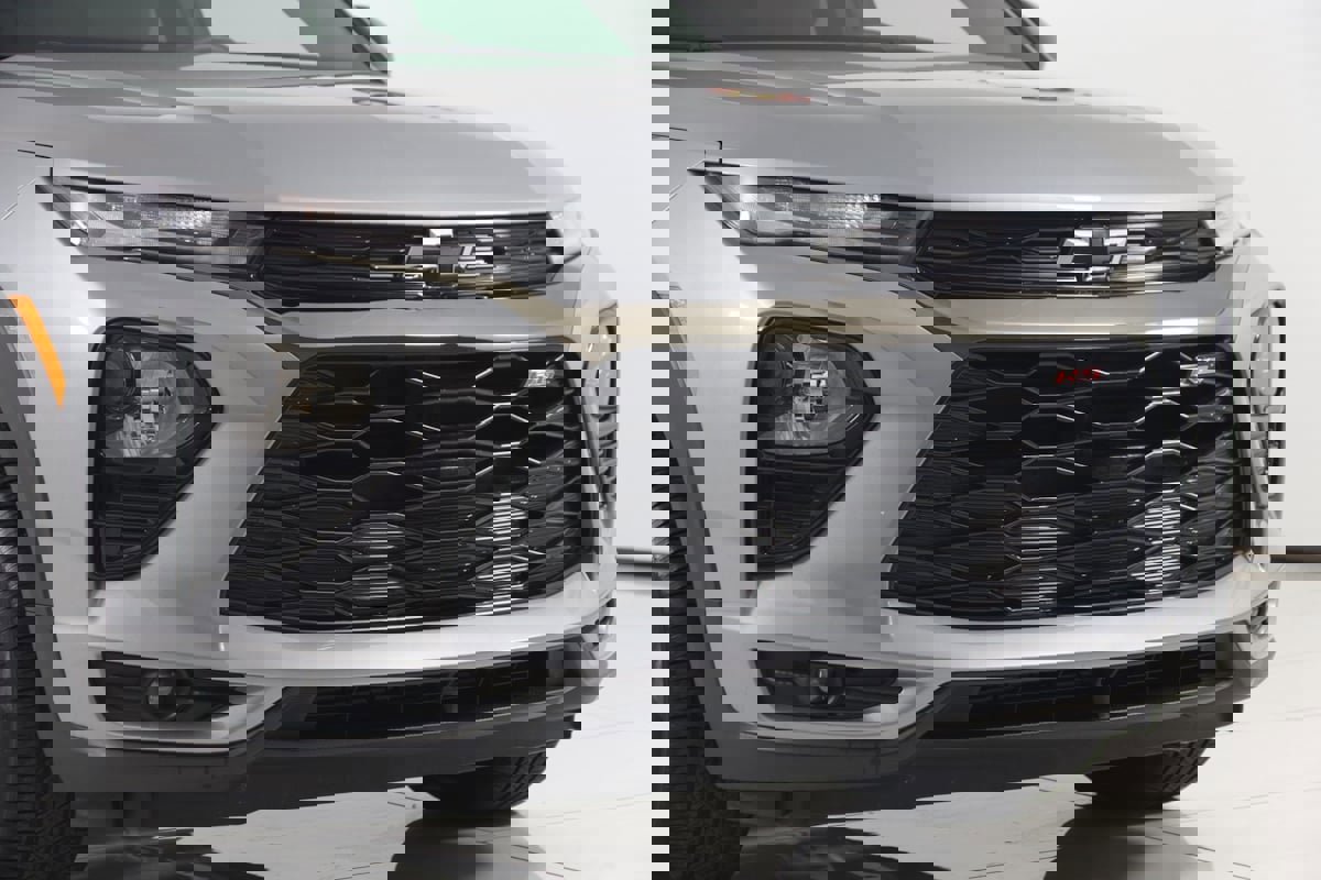 Used 2023 Chevrolet TrailBlazer RS image 41
