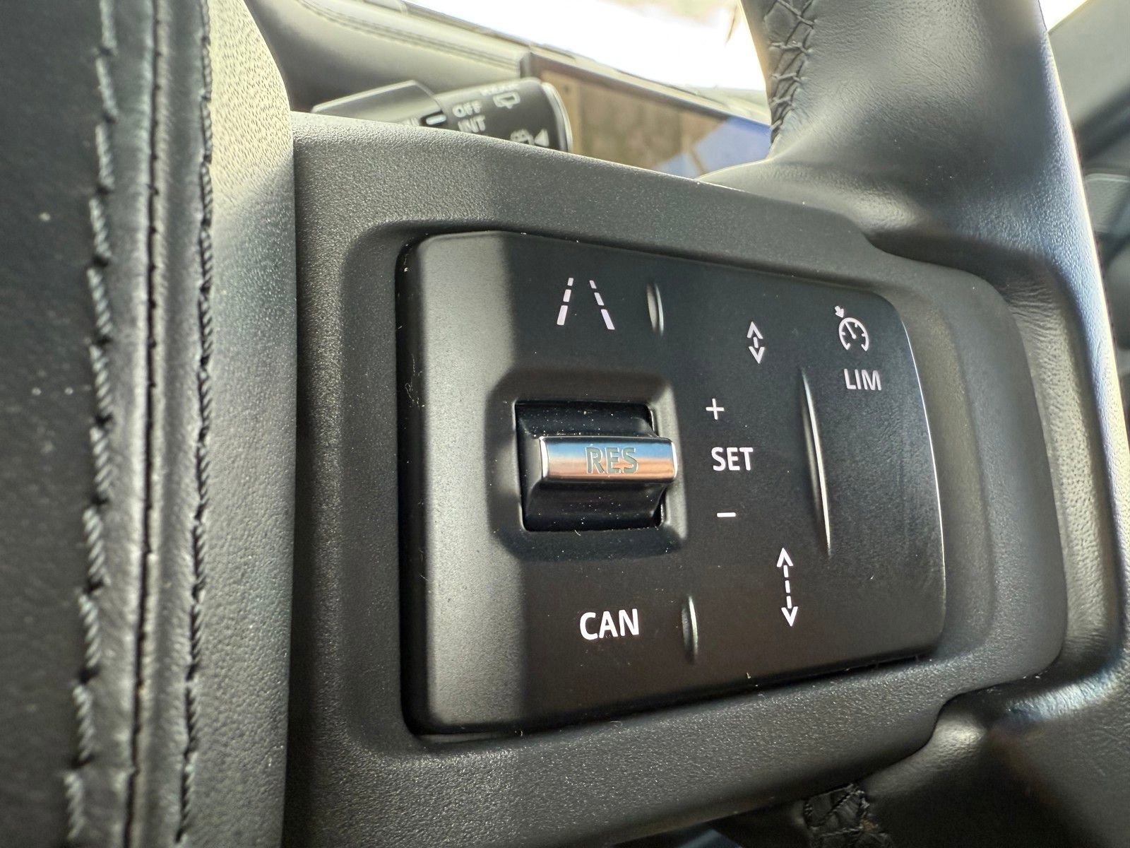 Used 2023 Land Rover Defender 90 X image 17