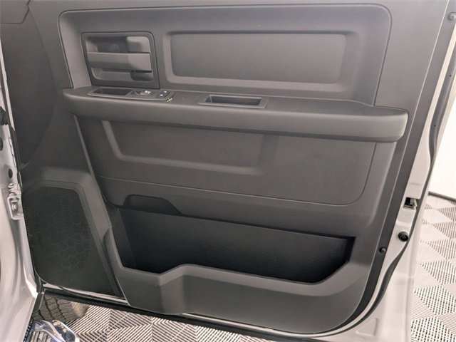 Used 2024 RAM 3500 Tradesman w/ Chrome Appearance Group image 32