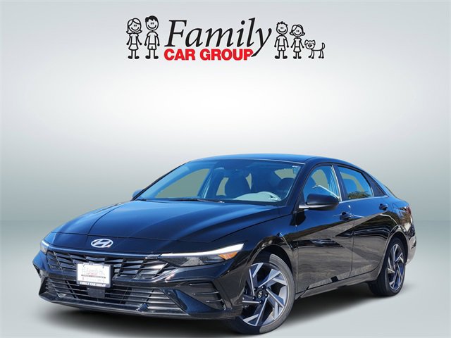Used 2025 Hyundai Elantra SEL image 1