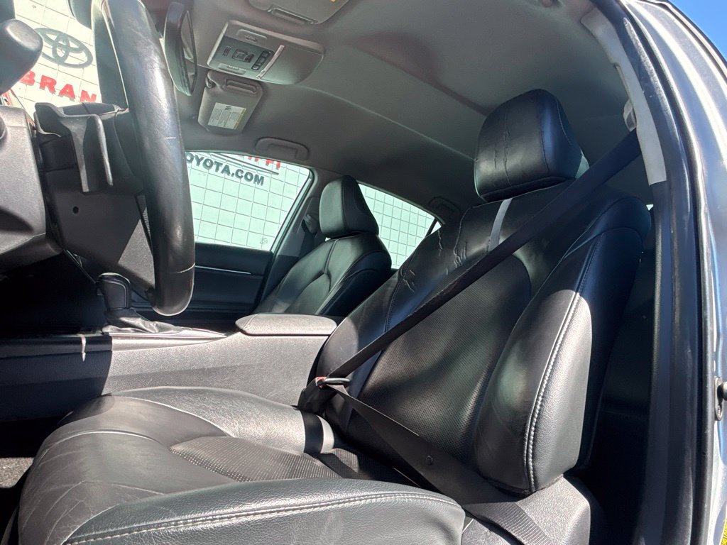 Used 2023 Toyota Camry XSE FWD image 7
