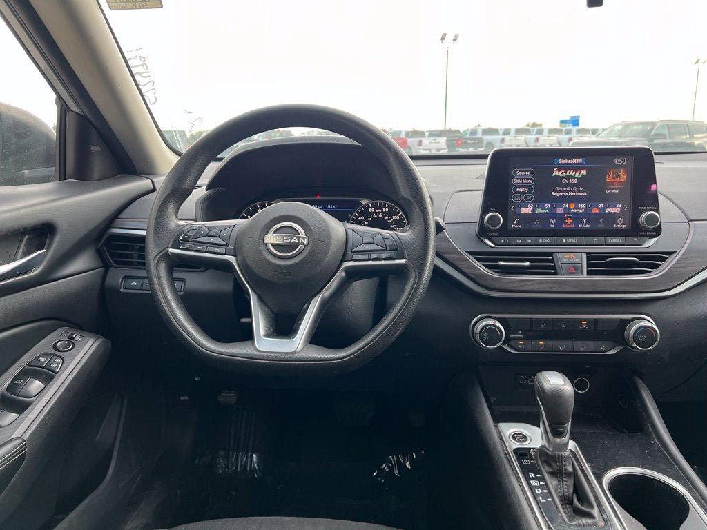 Used 2024 Nissan Altima 2.5 SV FWD image 23