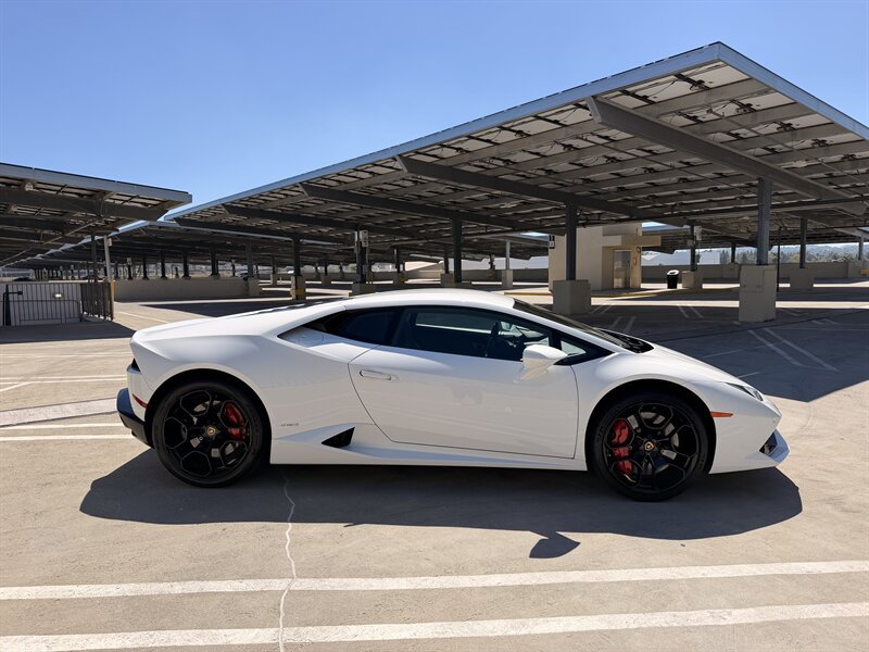 Used 2016 Lamborghini Huracan LP 610-4 AWD/4WD image 5