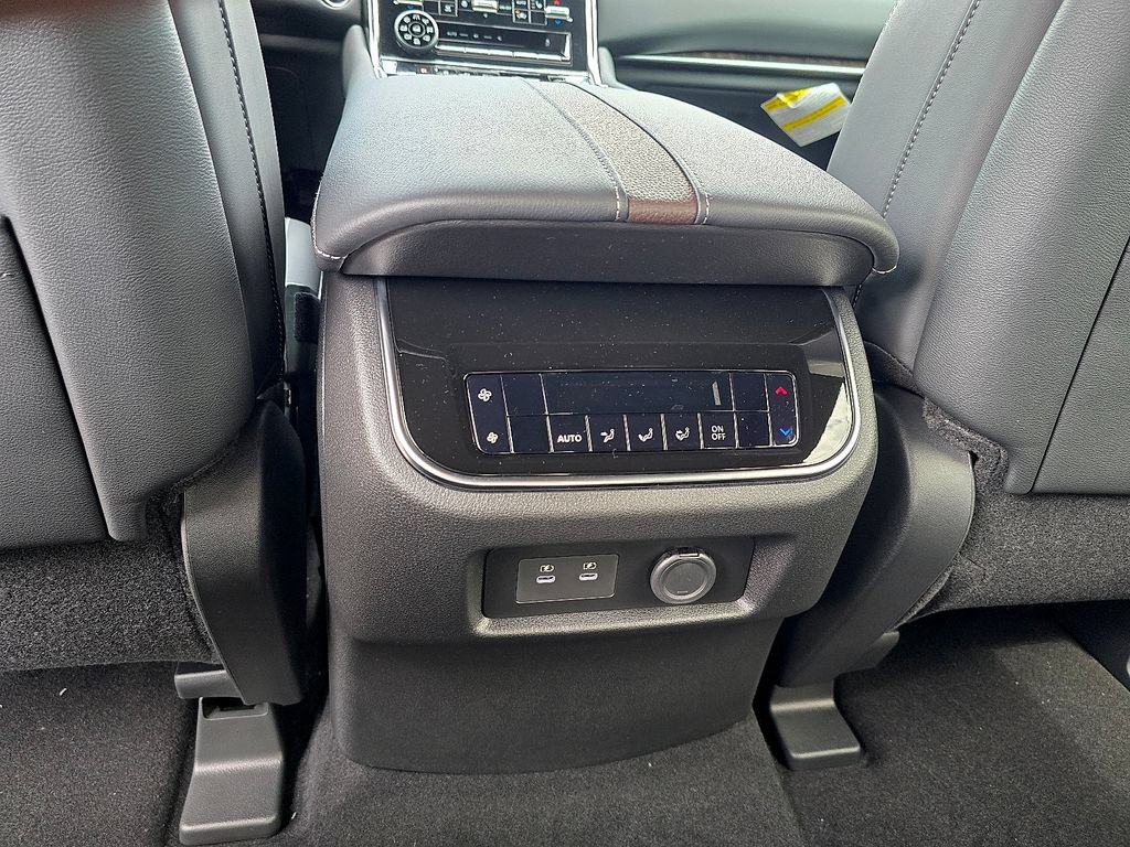 New 2026 Nissan Armada SL w/ Captain's Chari Seat Package AWD/4WD image 21