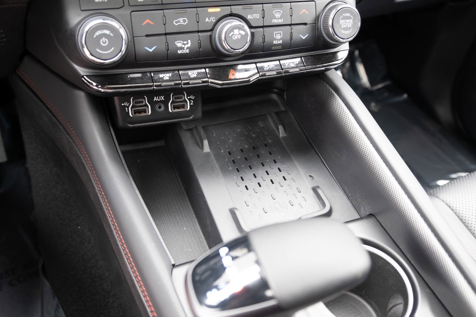 Used 2025 Dodge Durango R/T AWD/4WD image 5