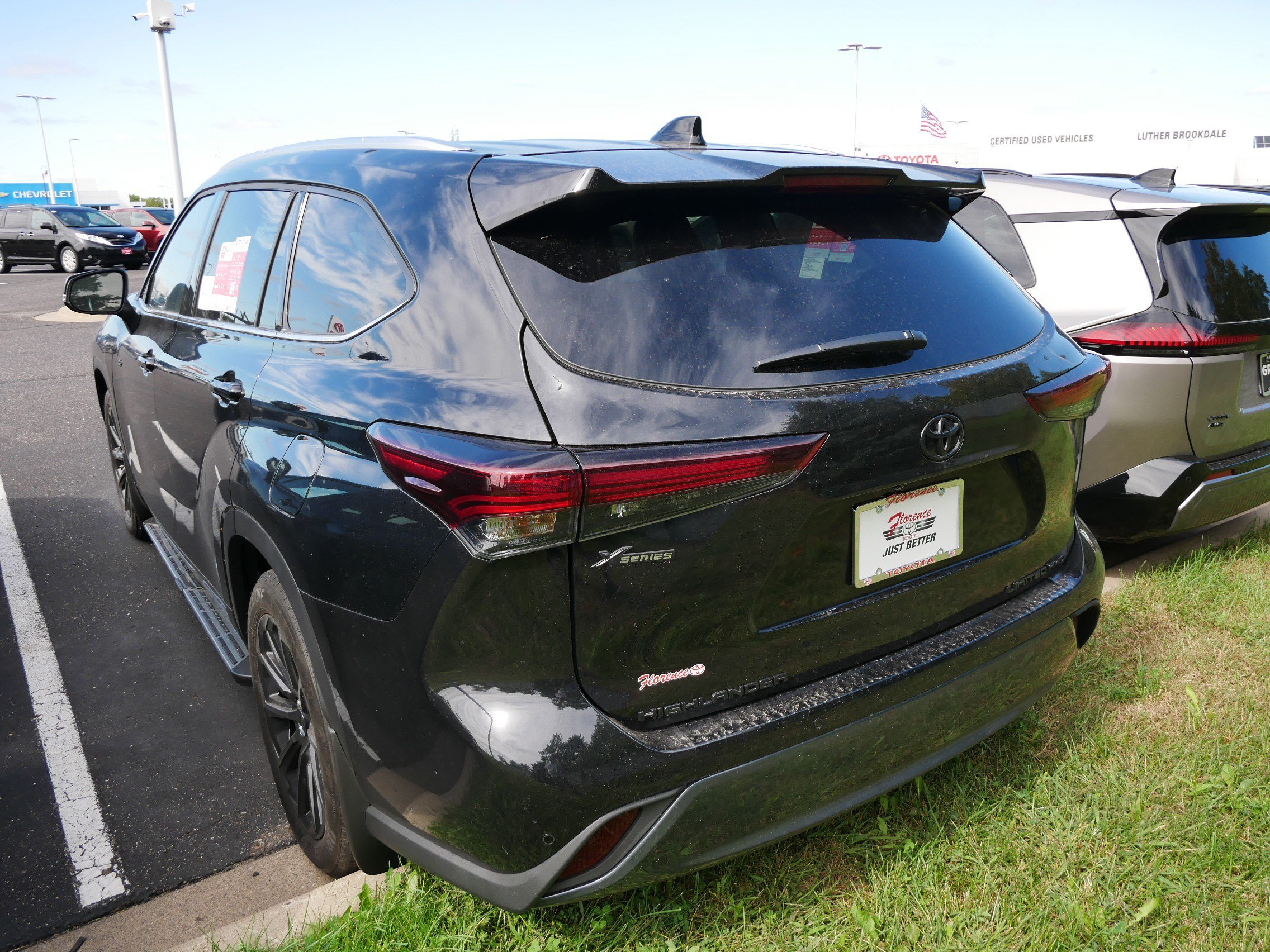 Used 2026 Toyota Highlander Limited AWD/4WD image 8