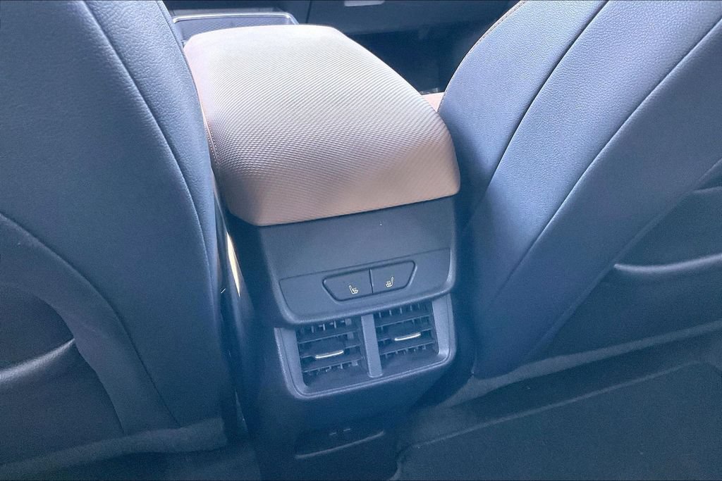Used 2025 Chevrolet Equinox ACTIV w/ Safety and Technology Package AWD/4WD image 11
