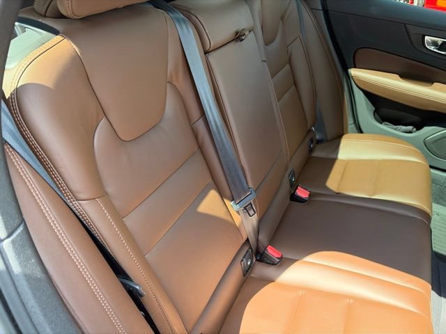 Used 2023 Volvo V60 B5 Cross Country Ultimate AWD/4WD image 5