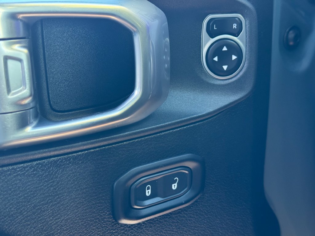 Used 2024 Jeep Wrangler Unlimited Sport AWD/4WD image 29