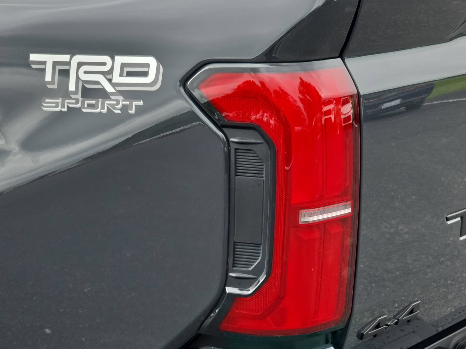 Used 2024 Toyota Tacoma TRD Sport w/ TRD Sport Upgrade Package AWD/4WD image 34