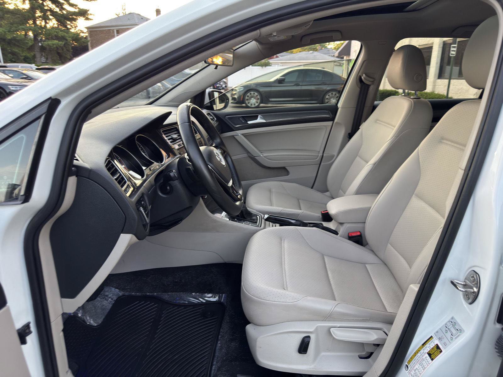 Used 2019 Volkswagen Golf SE FWD image 18
