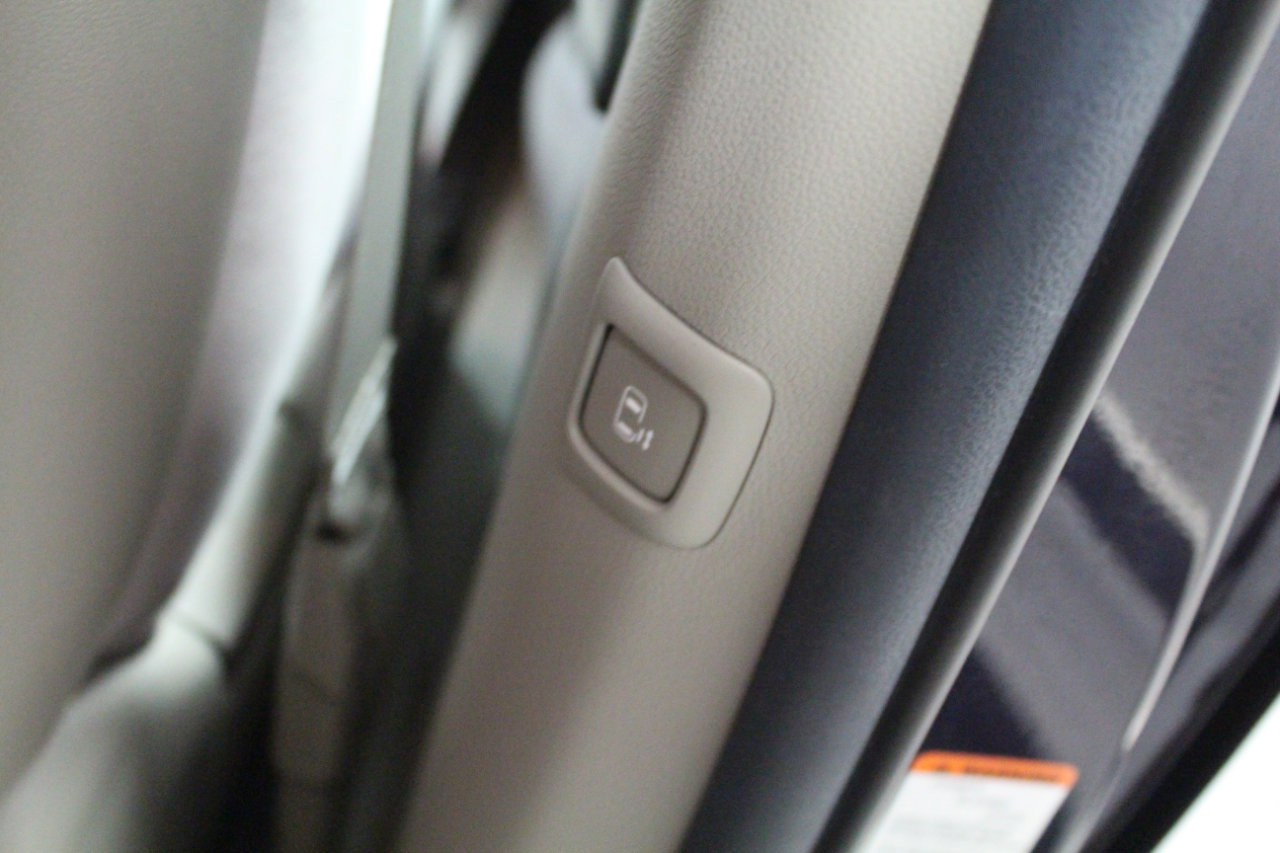 Used 2019 Kia Sedona LX image 29