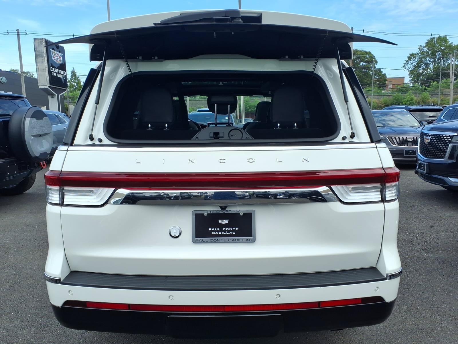 Used 2022 Lincoln Navigator Reserve AWD/4WD image 13