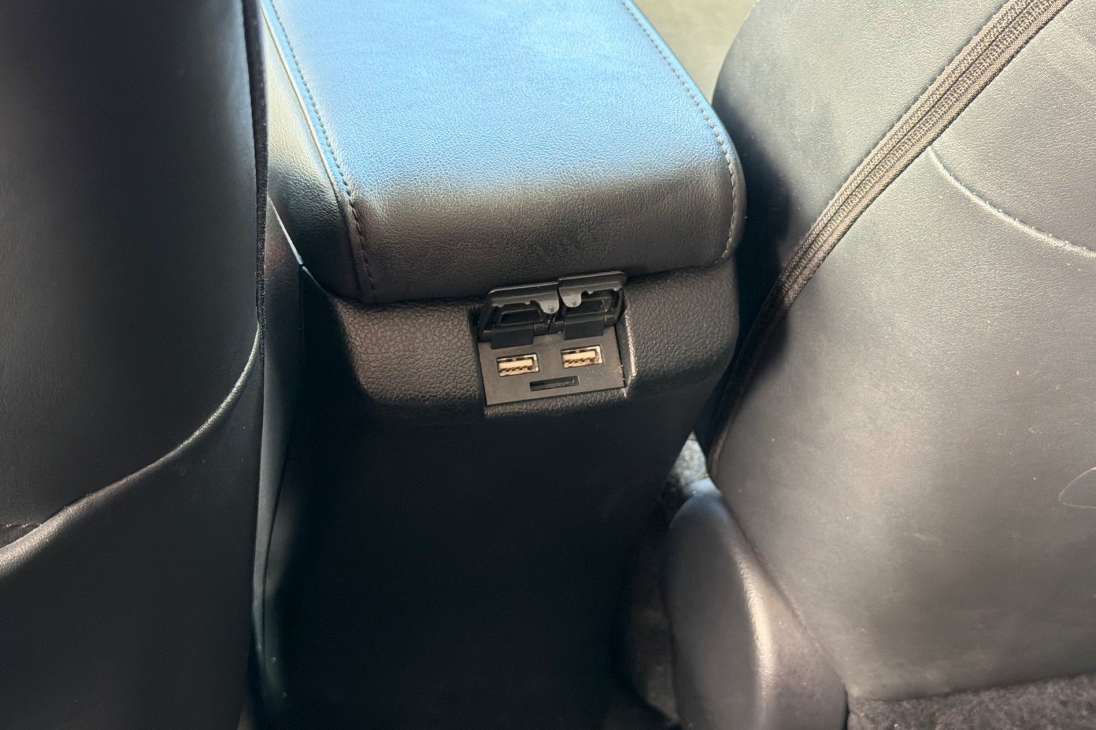 Used 2022 Toyota Prius Prime XLE FWD image 16