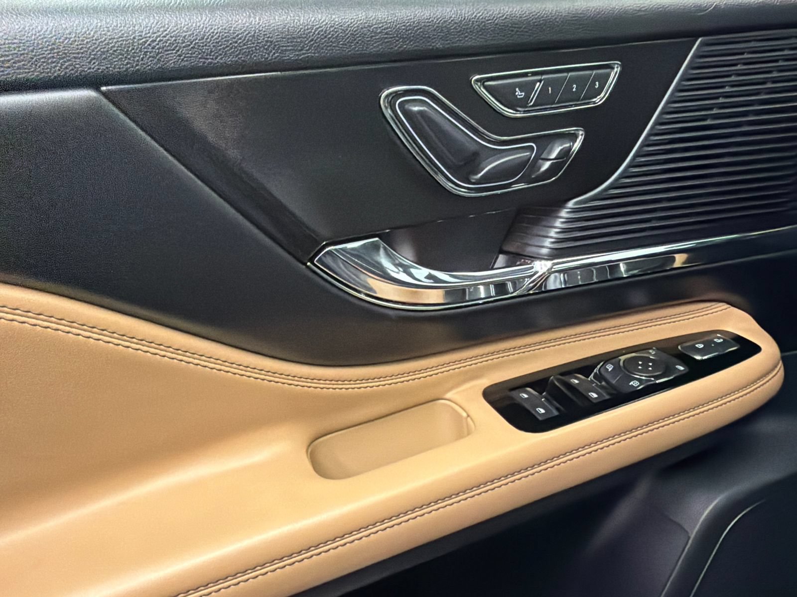 Certified 2022 Lincoln Corsair Grand Touring w/ Elements Technology Bundle AWD/4WD image 34