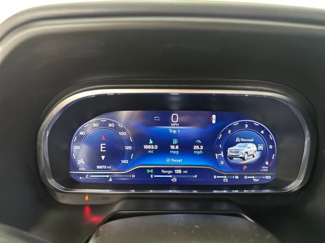 Used 2023 Chevrolet Suburban High Country image 17