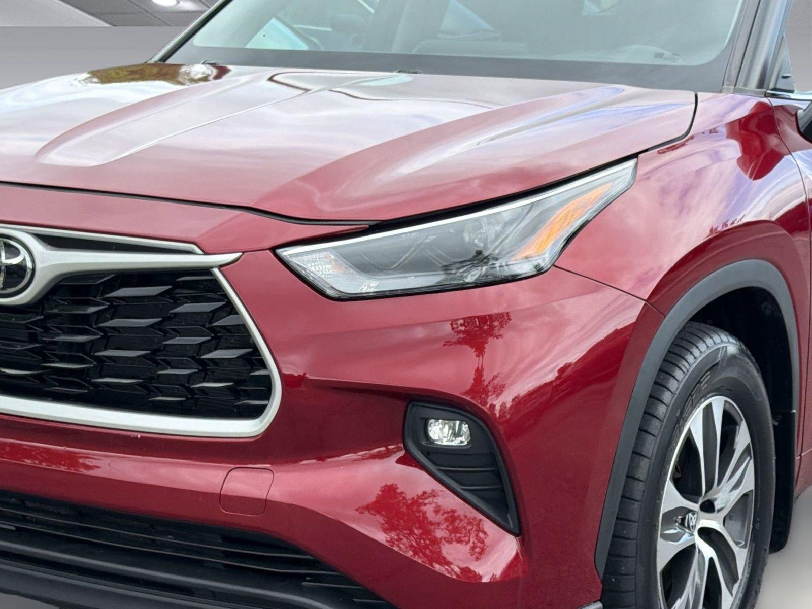 Used 2023 Toyota Highlander XLE FWD image 11