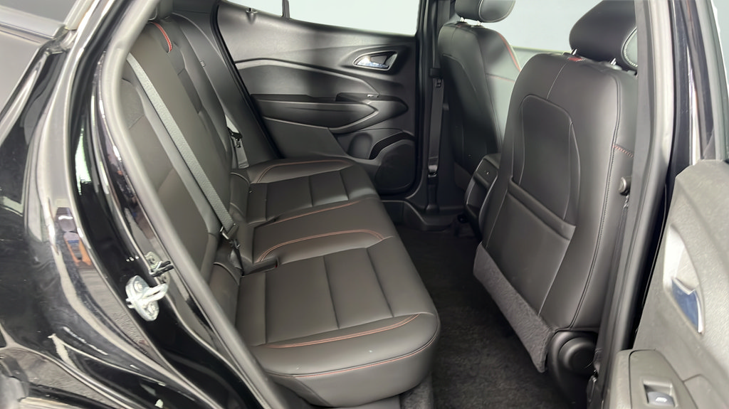 Used 2024 Chevrolet Trax RS w/ Sunroof Package FWD image 28