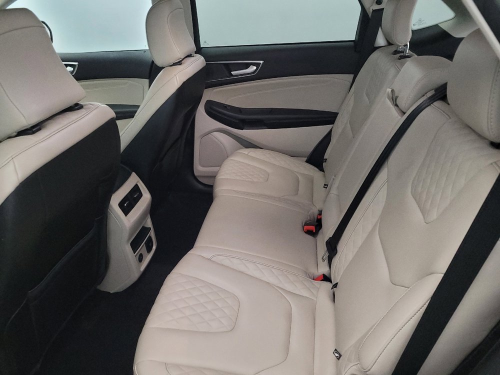 Used 2024 Ford Edge Titanium image 18