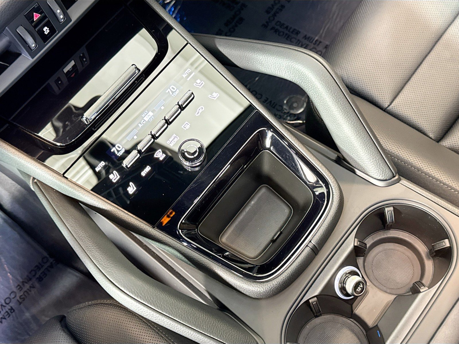 Used 2025 Porsche Cayenne image 18