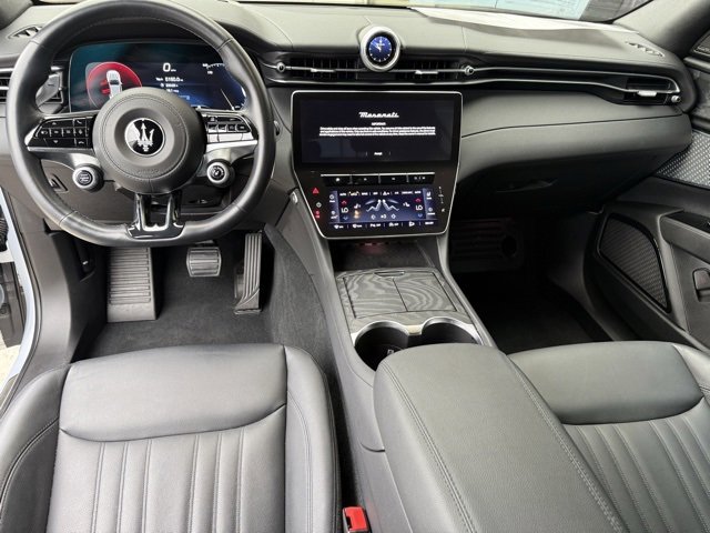 Certified 2023 Maserati Grecale Modena image 12