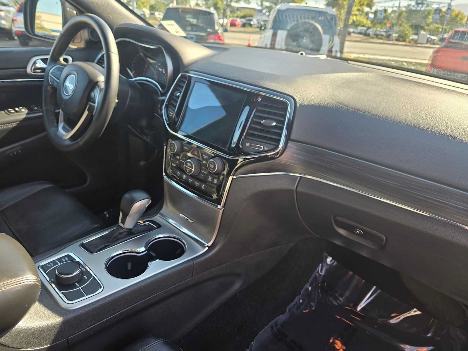 Used 2019 Jeep Grand Cherokee Limited w/ Luxury Group II AWD/4WD image 11