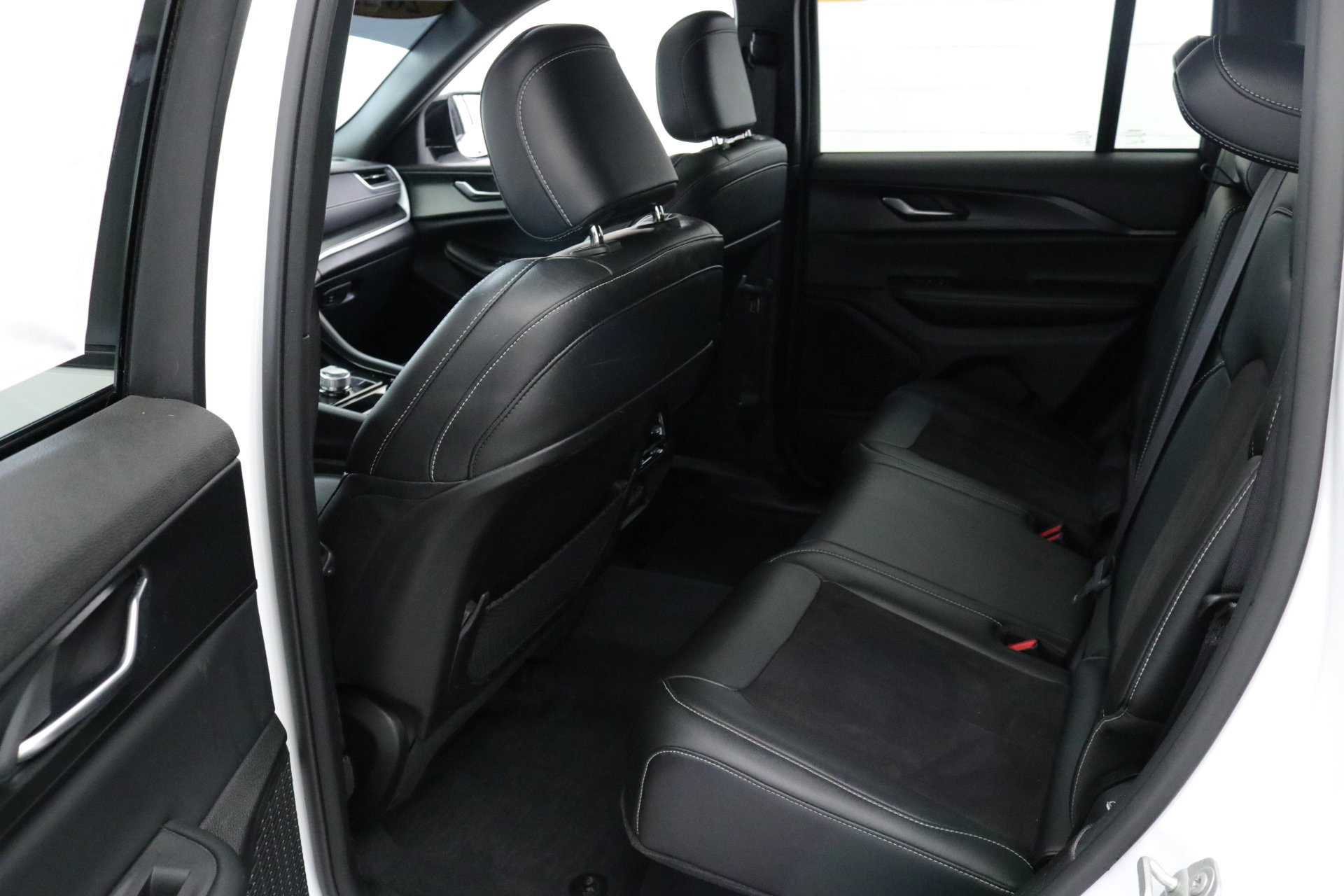 Used 2023 Jeep Grand Cherokee Altitude image 25