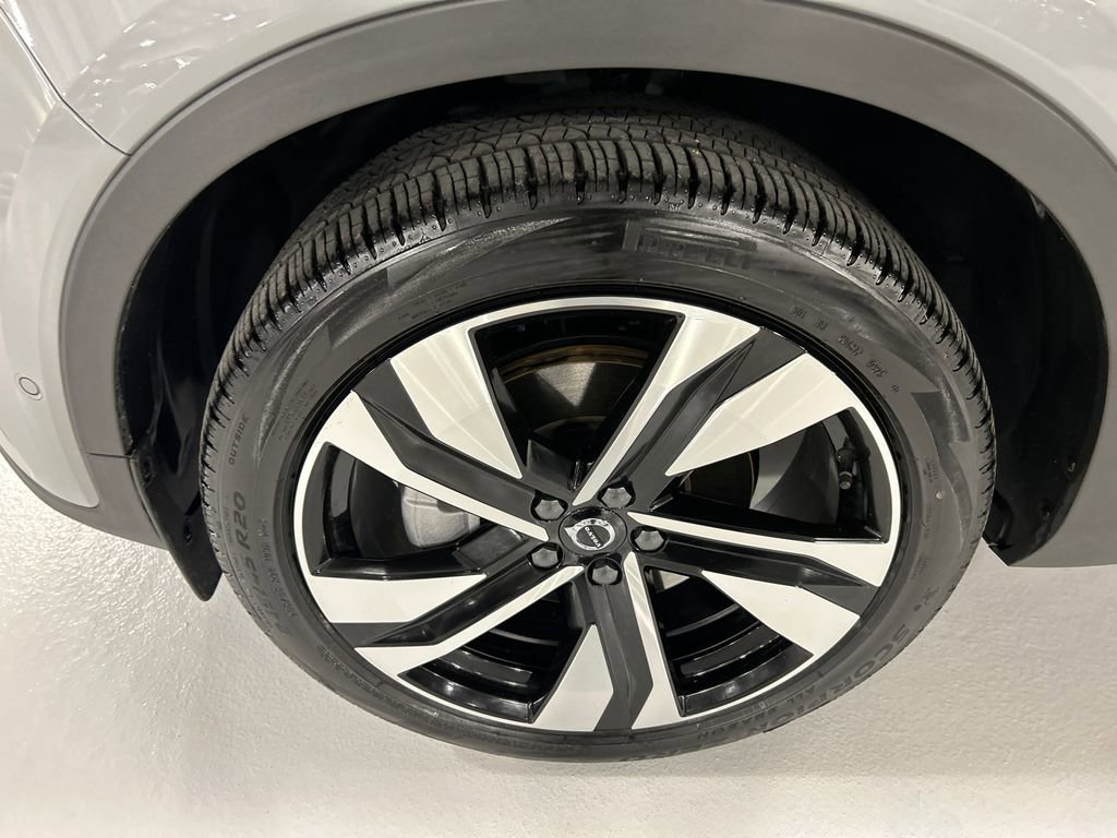 Used 2026 Volvo XC40 B5 Ultra w/ Climate Package image 8