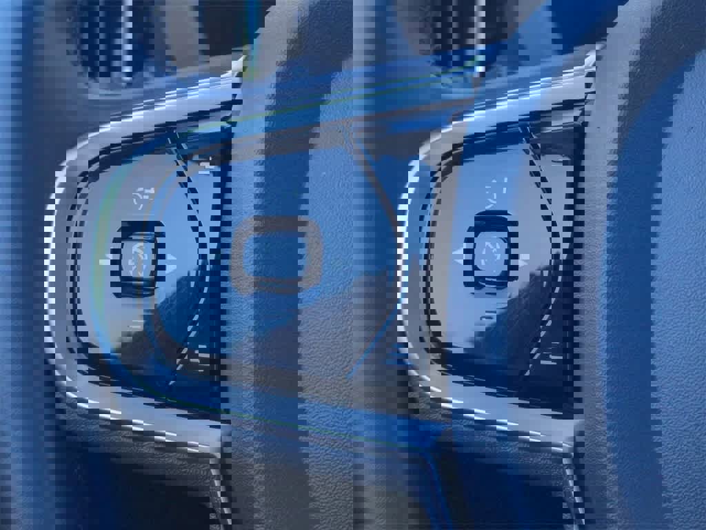 Used 2024 Volvo XC60 B5 Plus w/ Protection Package Premier image 24