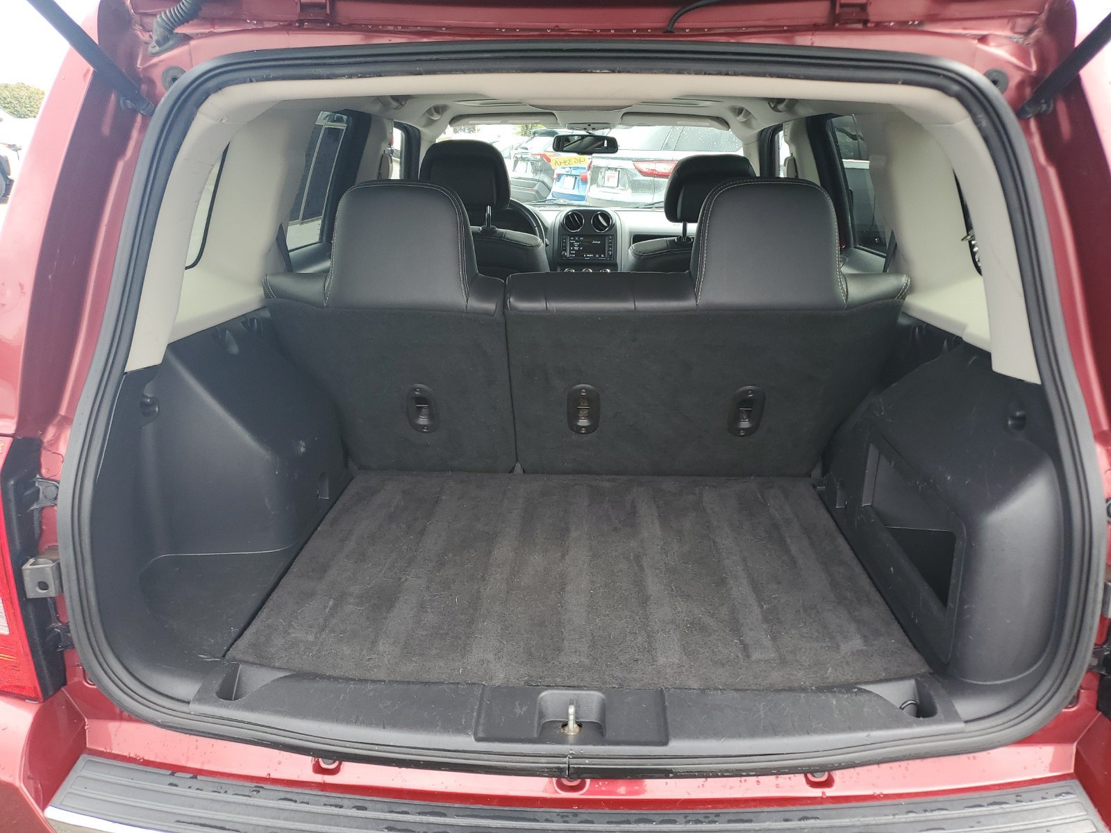 Used 2017 Jeep Patriot High Altitude AWD/4WD image 9