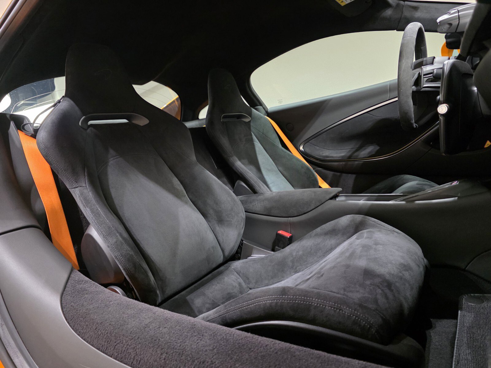 Used 2023 McLaren Artura image 16