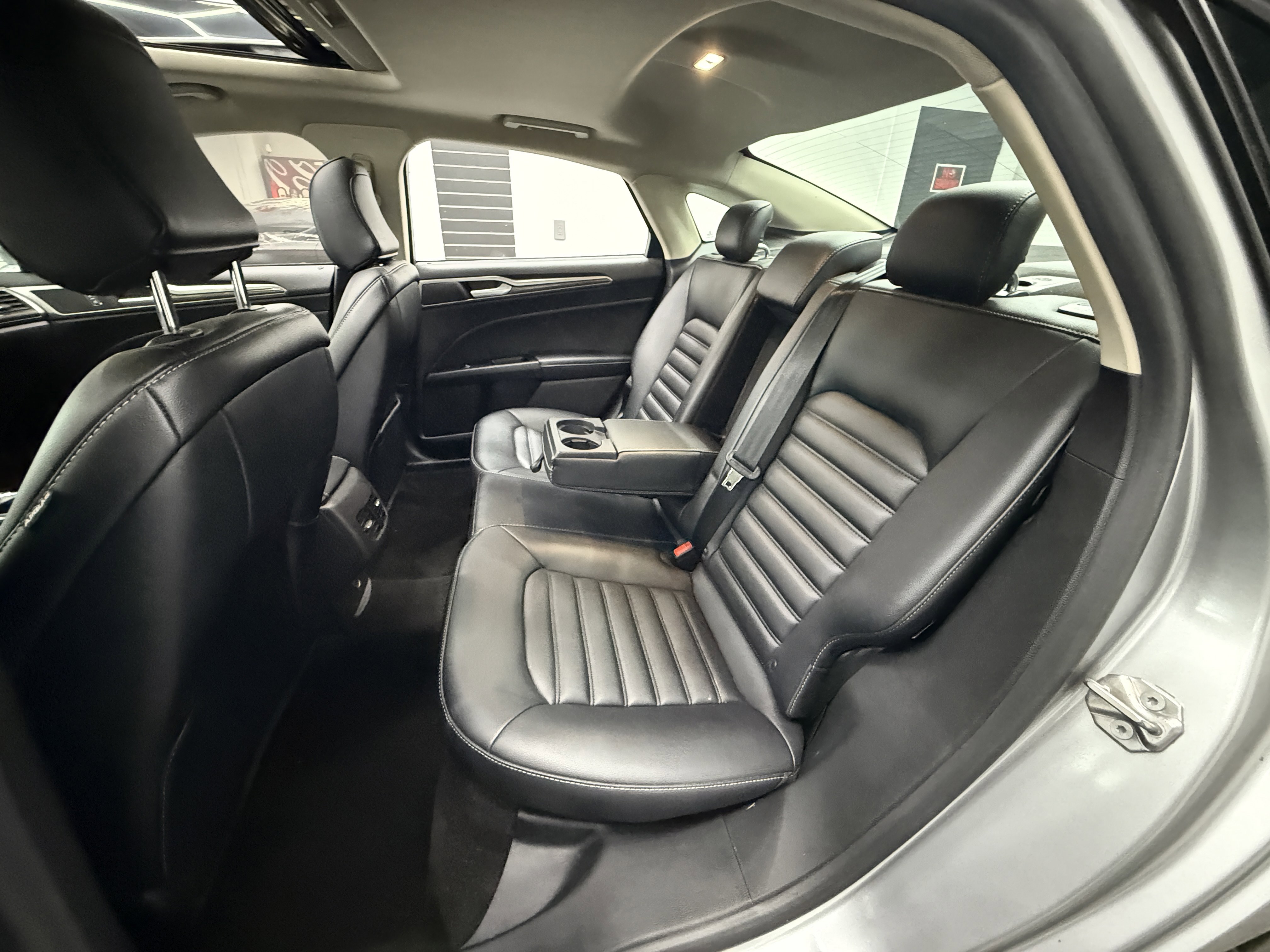 Used 2020 Ford Fusion SEL image 24