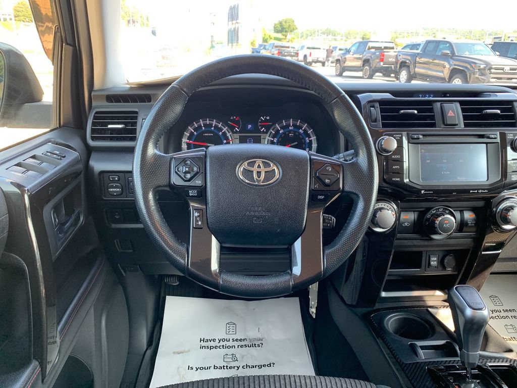 Used 2018 Toyota 4Runner TRD Off-Road AWD/4WD image 17