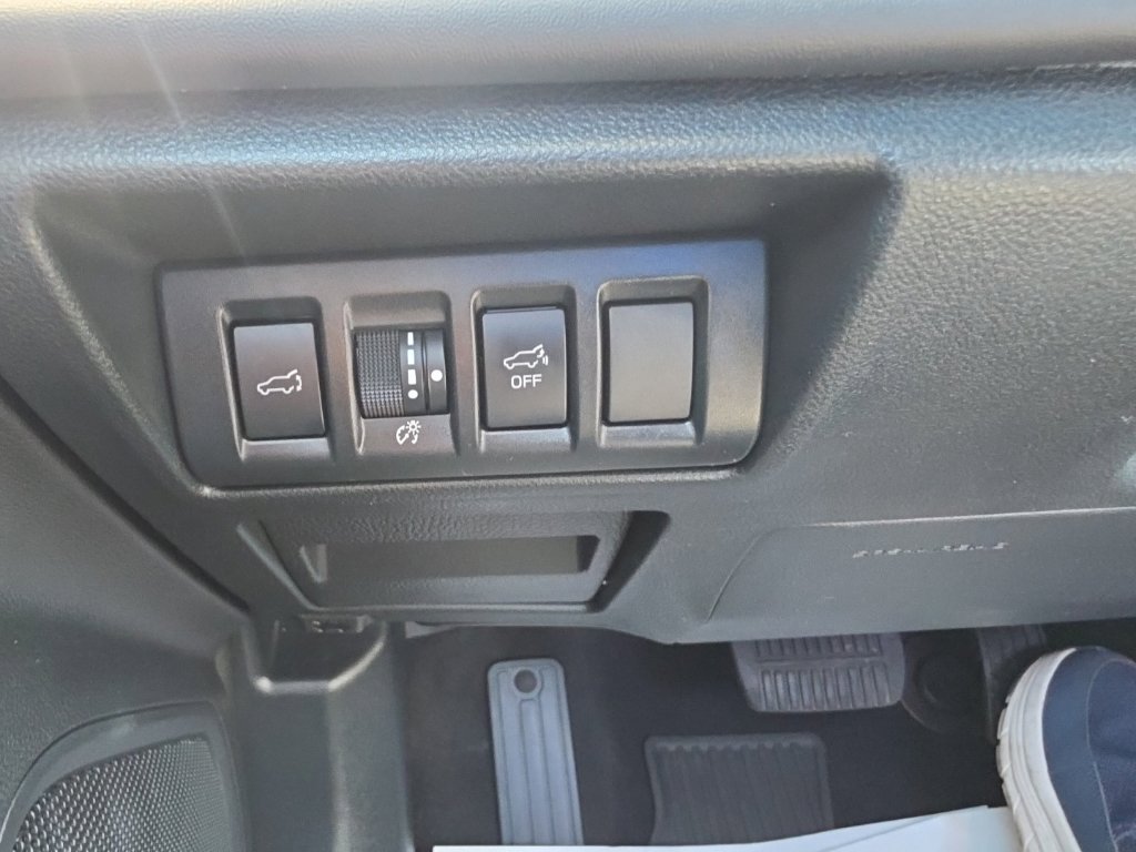 Used 2025 Subaru Outback Limited AWD/4WD image 10