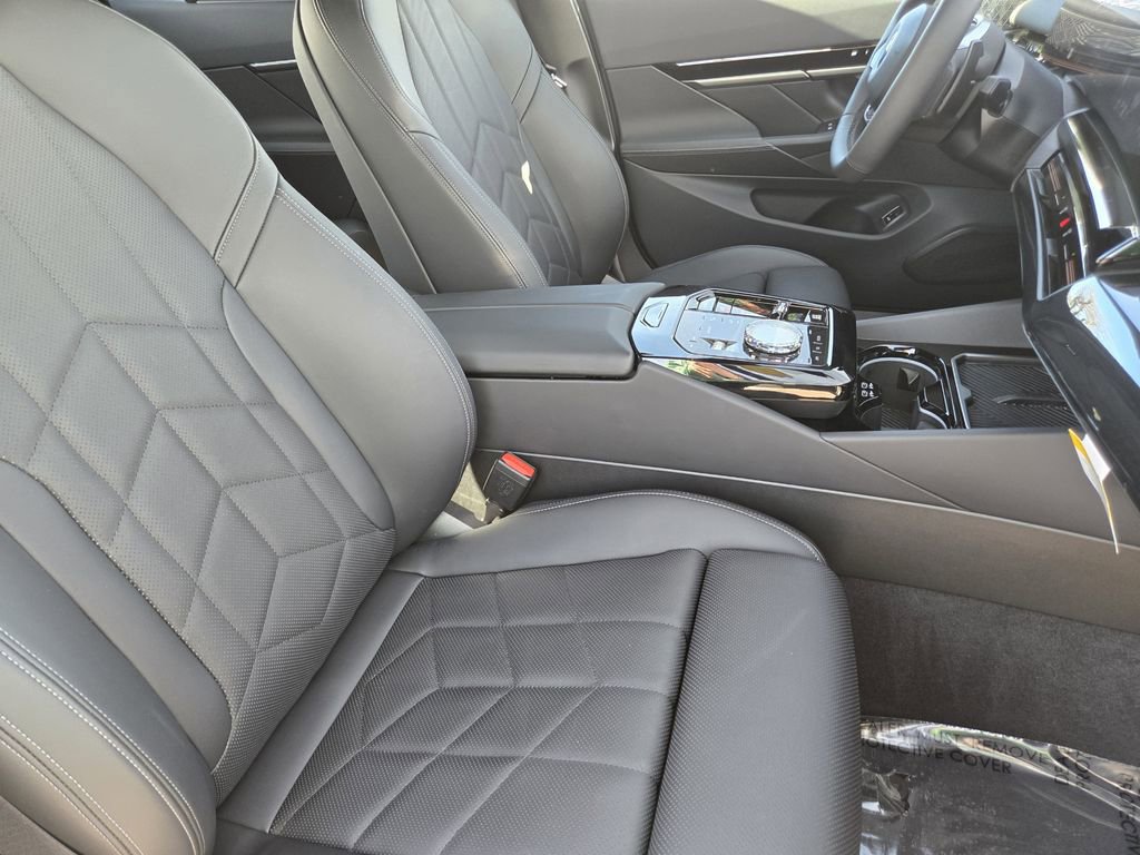 Certified 2025 BMW 530i xDrive w/ Executive Package image 17