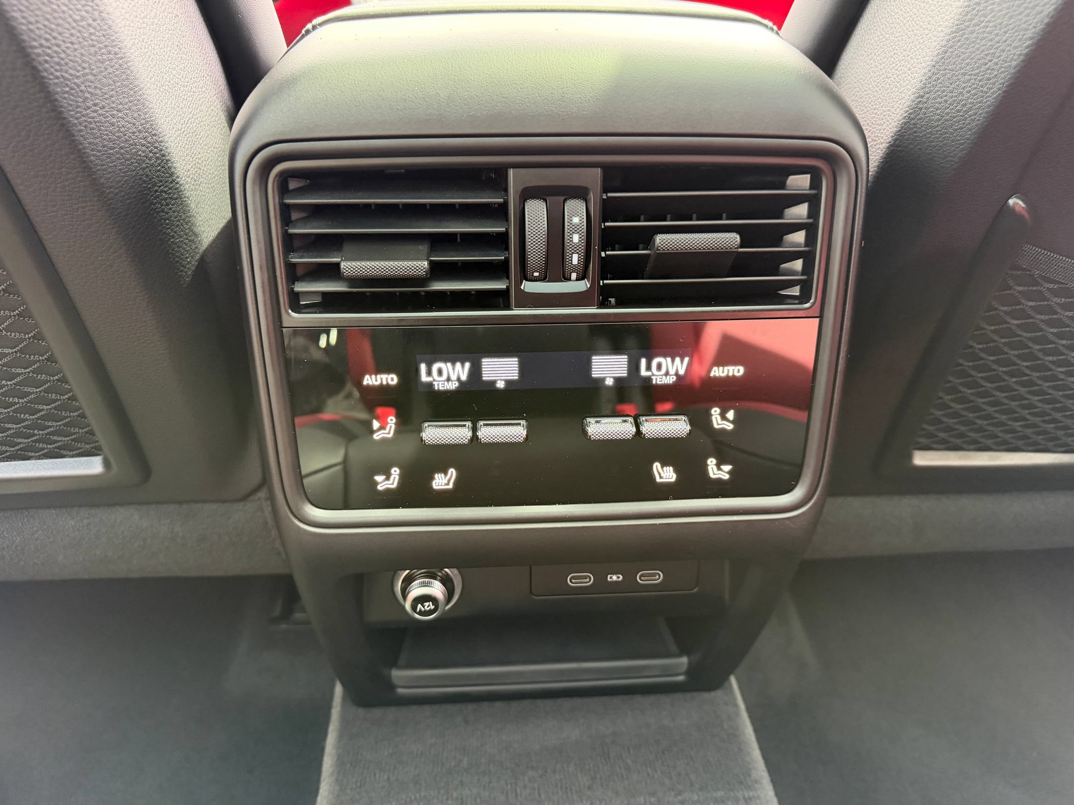 Certified 2026 Porsche Cayenne AWD/4WD image 28