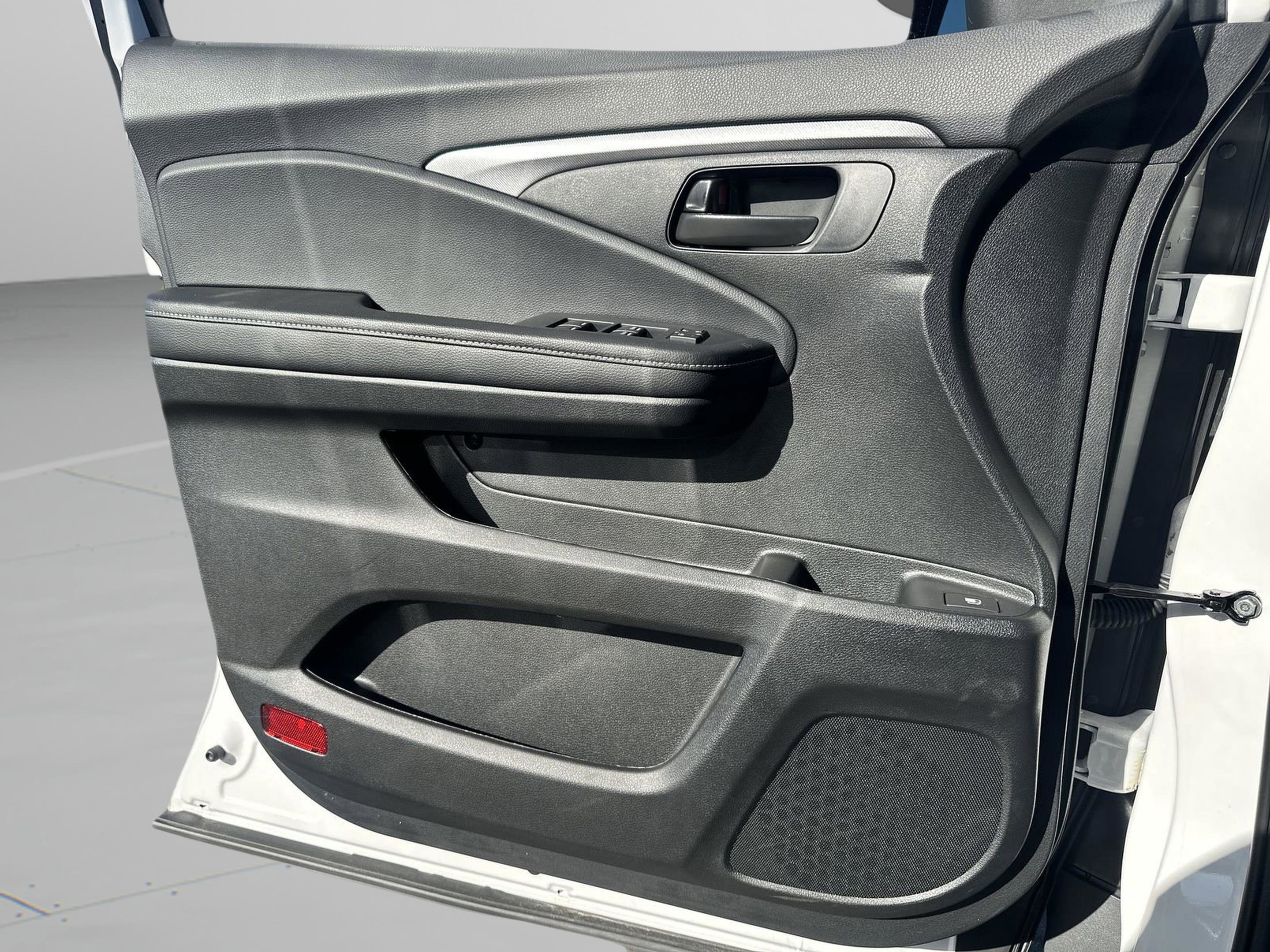 Certified 2025 Honda Ridgeline Sport image 26