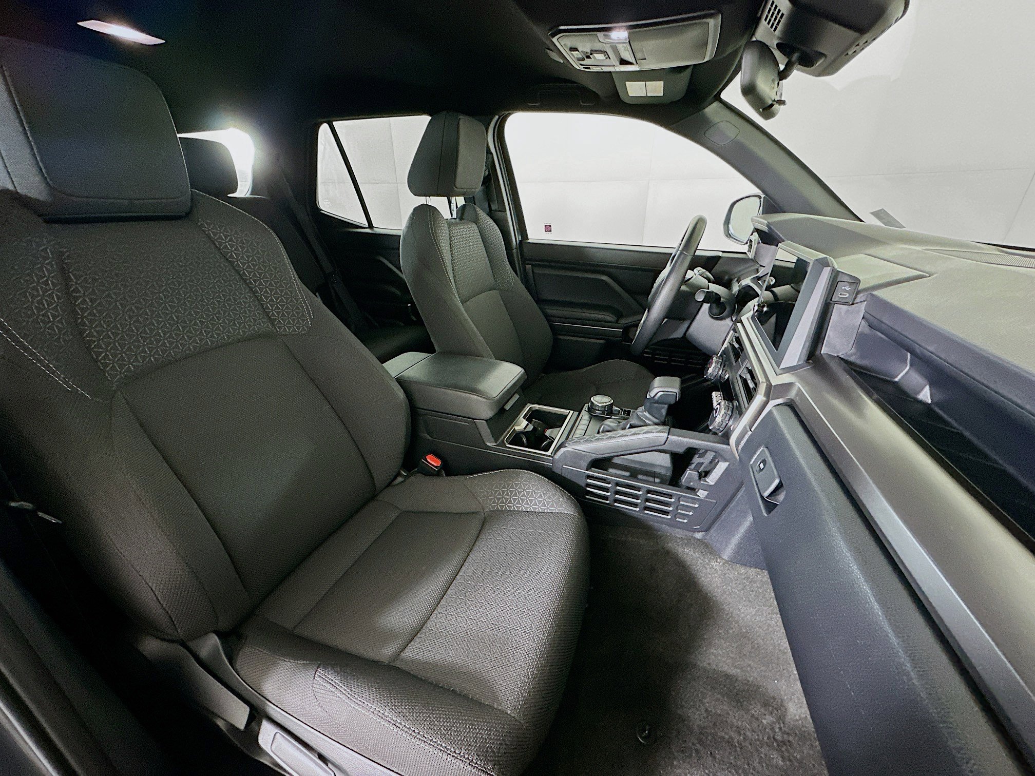 Used 2025 Toyota 4Runner SR5 image 31